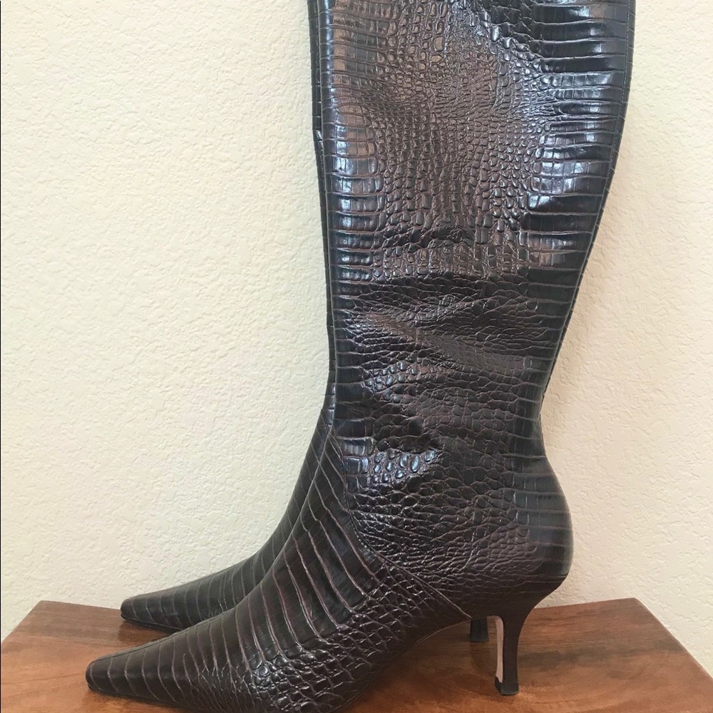 Faux snake skin brown boot in box